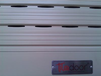 Cửa cuốn Titadoor PM-1030S tiết kiệm không gian