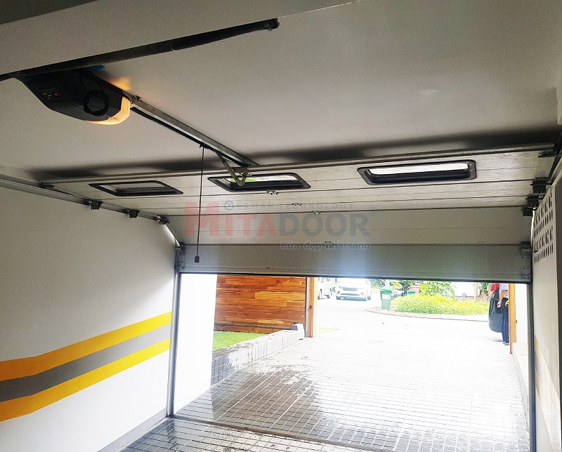 Mita Door cửa trượt trần garage có nhiều uêu điểm vượt trội so với các dòng sản phẩm khác.